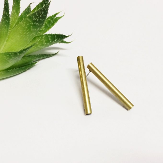 Bar earstuds