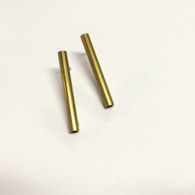Bar earstuds