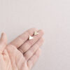 Brass triangle studs - Afbeelding 3