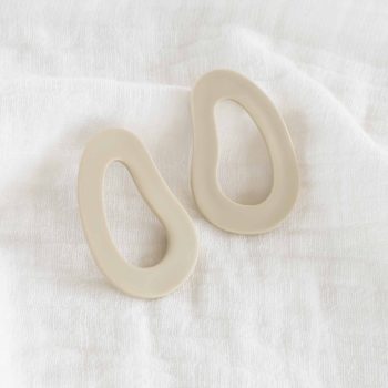 Wavy open stud- Tinted Essentials
