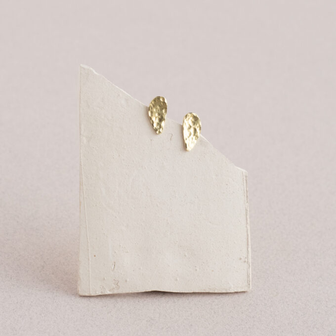 Hammered studs 0.6