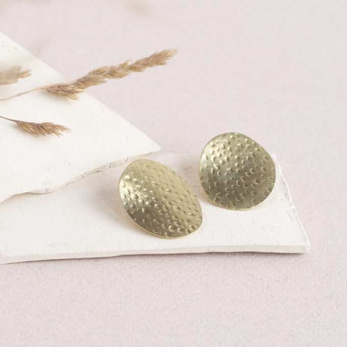 Big hammered rounded studs