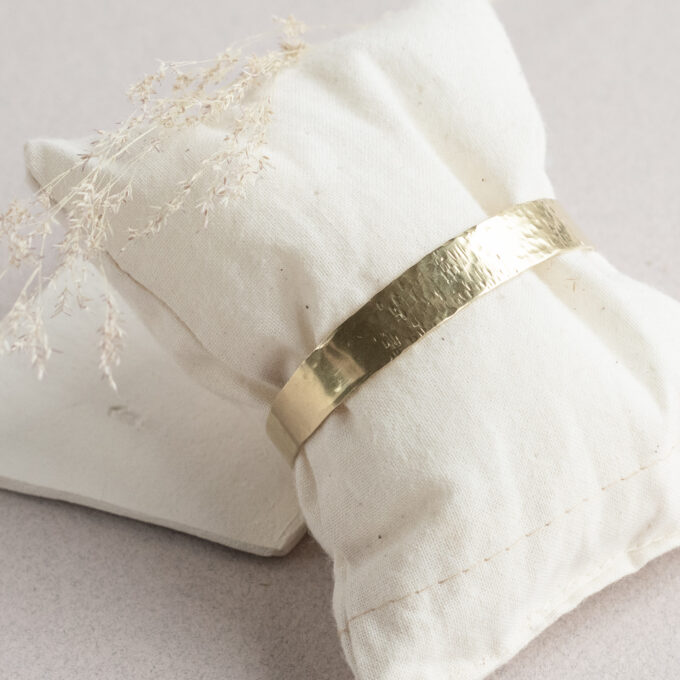 Bracelet hammered
