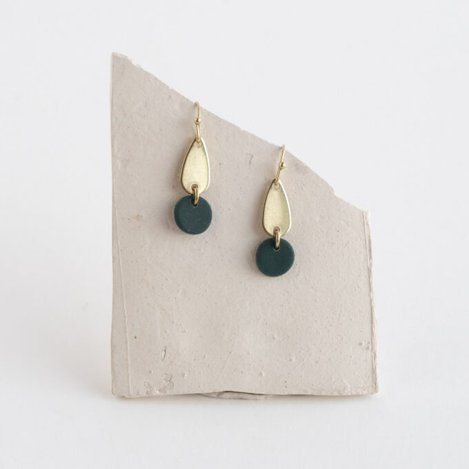 Tiny dot & droplet earrings - Tinted Essentials - Afbeelding 7