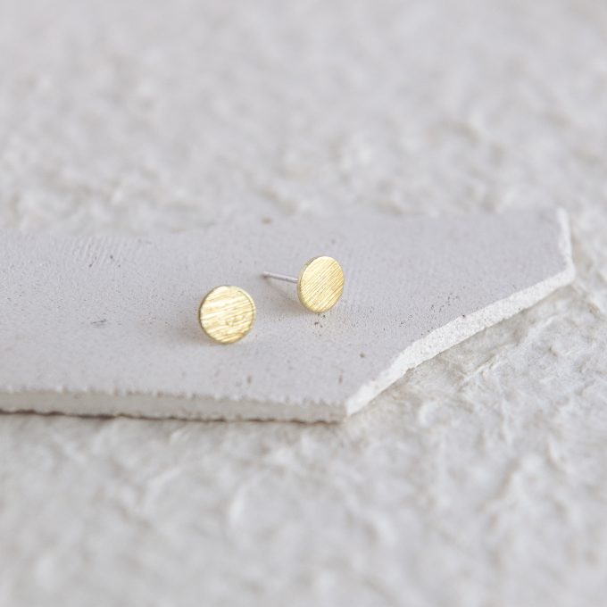 The textured dot stud 7mm