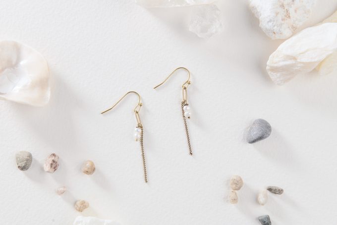 Pearls ˣ dangle & chain
