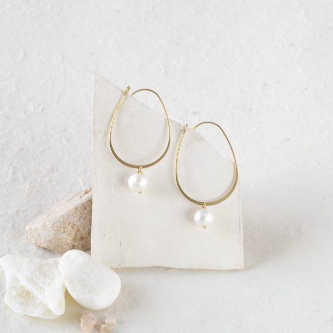 Pearls ˣ hoops