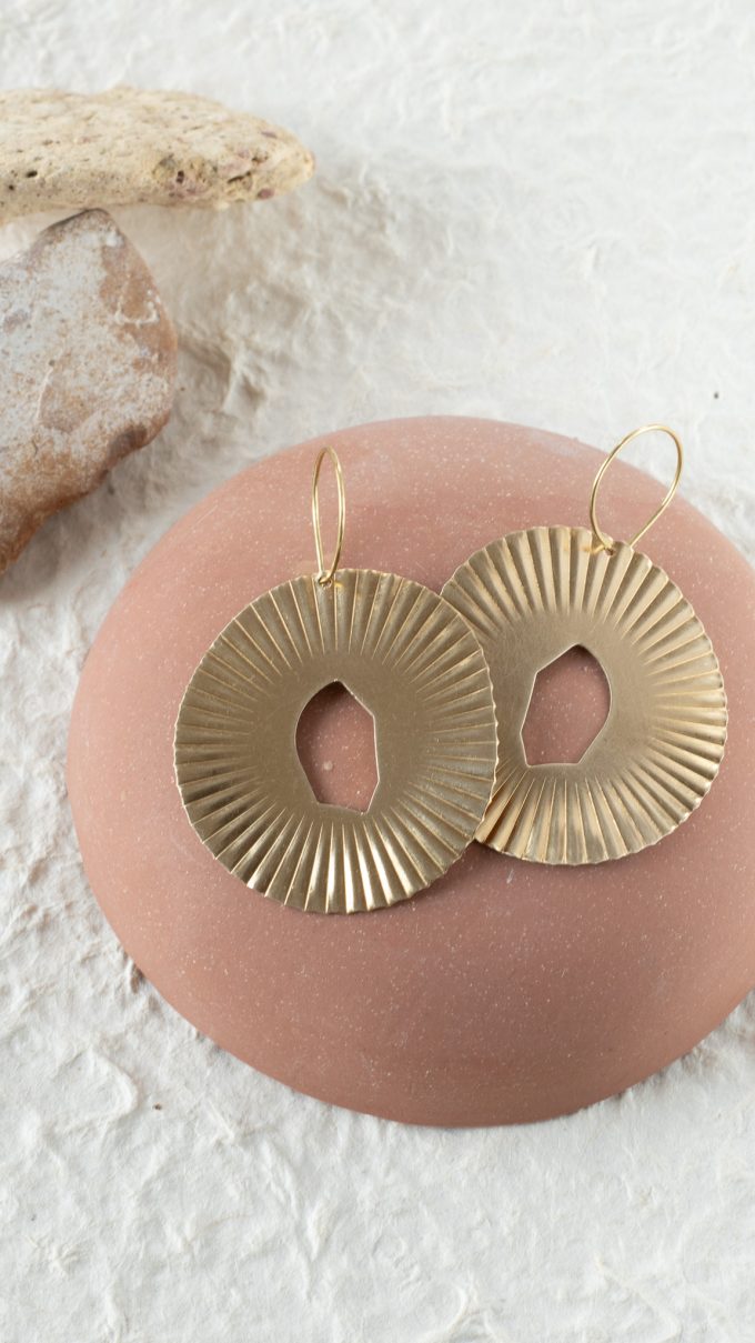 Big brass sun hoops - Afbeelding 6