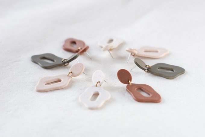 organic: wavy stud